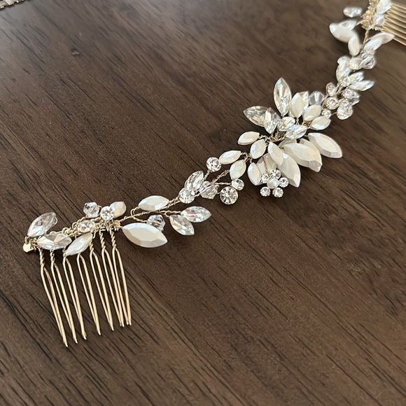 BRIDES AND HAIRPINS Gold Swarovski Crystal Marquise Floral Halo with Combs - Picture 6 of 7
